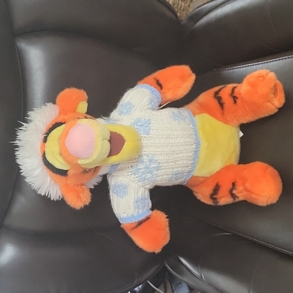 Tigger plush bundle - Picture 2 of 6